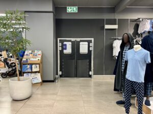 Atmodoor for retail